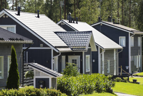 Pientaloja vierekkäin