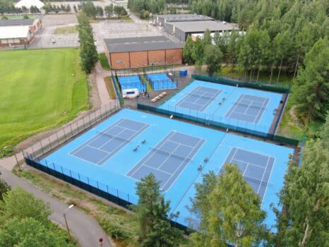 Tuusulan urheilukeskuksen tenniskentät ilmakuvassa