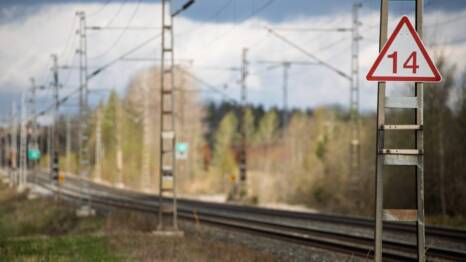 Rautatie Jokelan aseman eteläpuolella