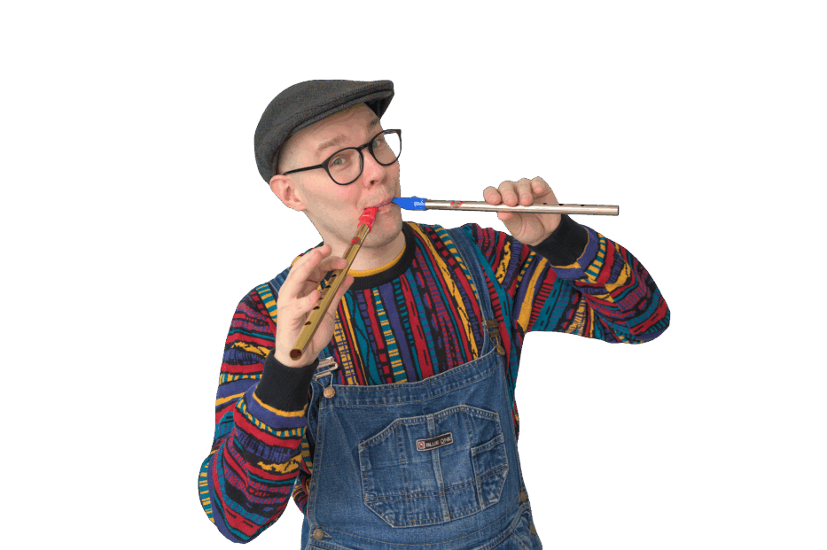 Kuvassa Hiski Pajuniemi soittaa kahta huilua